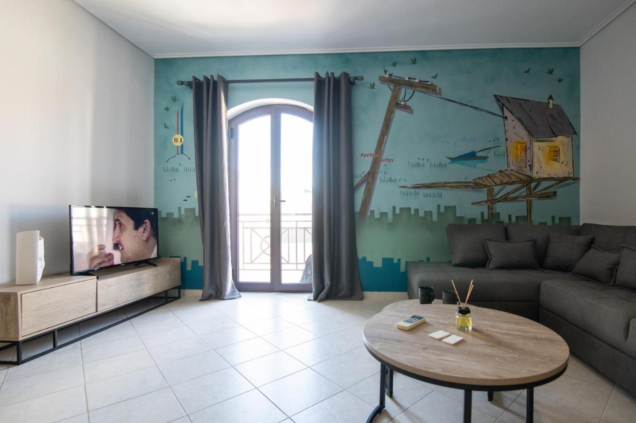 Petrino Suites Mesolonghi Mesolóngion Exteriör bild