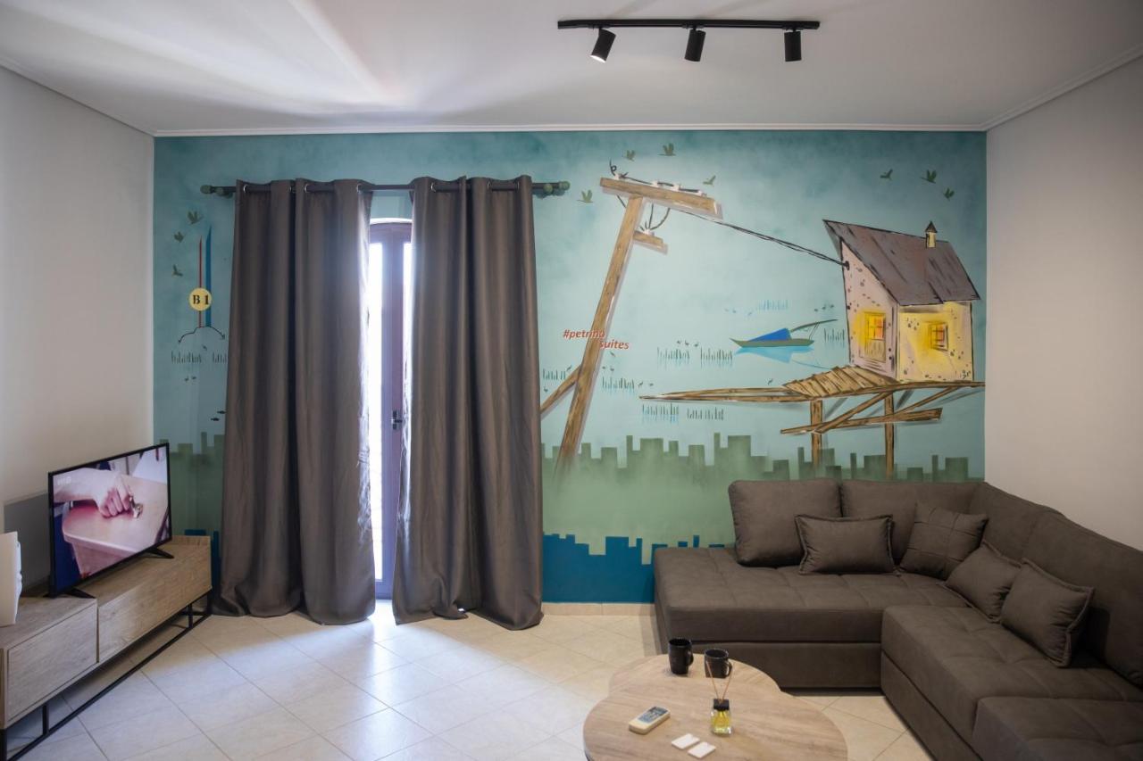 Petrino Suites Mesolonghi Mesolóngion Exteriör bild